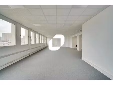 location bureaux 38 m² à 1 078 m²