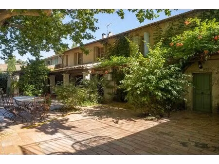 propriété d’exception à fourques  près d’arles - propriété de 805 m2 avec 7 hébergements..