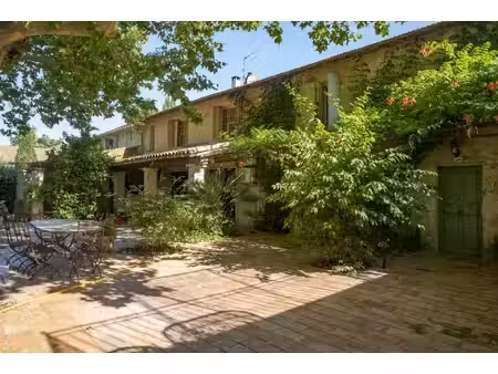 propriété d'exception à fourques  près d'arles - propriété de 805 m2 avec 7 hébergements..