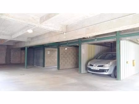 location parking tours 37000