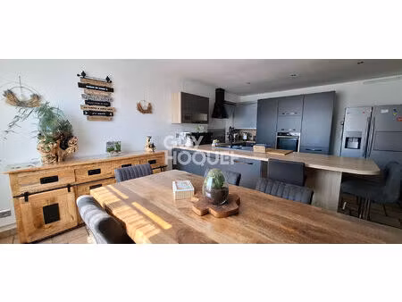 maison familiale 192m² entièrement rénovée avec terrain de loisir au bord de l'eau
