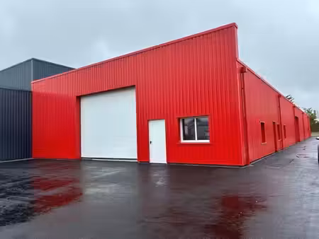 location local d'activités 742 m²