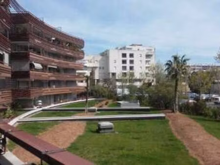 location appartement 3 pièces à fréjus (83370) : à louer 3 pièces / 80m² fréjus