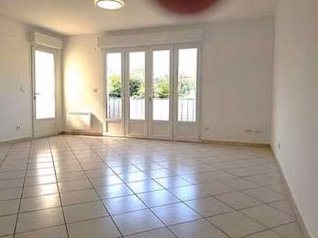 location appartement 3 pièces à la seyne-sur-mer (83500) : à louer 3 pièces / 90m² la seyn