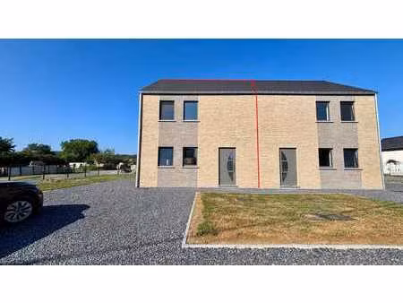maison neuve avec panneaux photovoltaïques à halma !