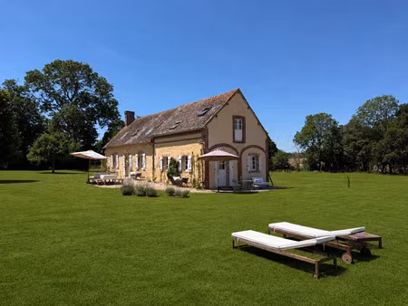 maison de luxe à vendre à saint-maurice-lès-charencey