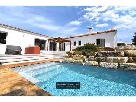 propriété t5 contemporaine avec piscine proche centre