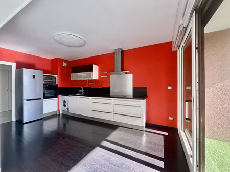 appartement t4 de 106 m2 en plein centre de saint julien en