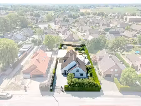 ruime instapklare villa met 4 slaapkamers op 1107 m²