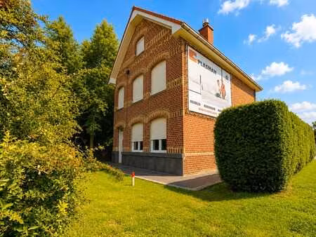 volledig gerenoveerde en verrassend ruime gezinswoning me...