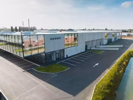 location local d'activités 536 m² à 5 547 m²