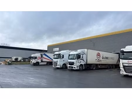 location local d'activités 9 642 m²