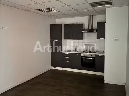 location entrepôt wasquehal 59290 882m² à 2934m²