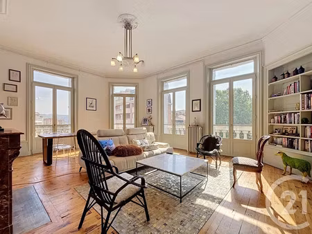 vente appartement 6 pièces 256.09 m² à le puy-en-velay (43000)  442 000 €