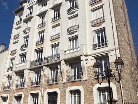location locaux professionnels 2 pièces 27 m² à enghien-les-bains (95880)  600 €