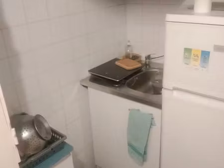 location meublée appartement 1 pièce 28 m² à aix-en-provence (13090)  470 €