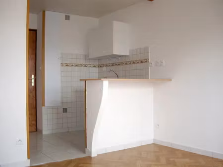 location appartement 1 pièce 21 m² à nancy (54000)  405 €