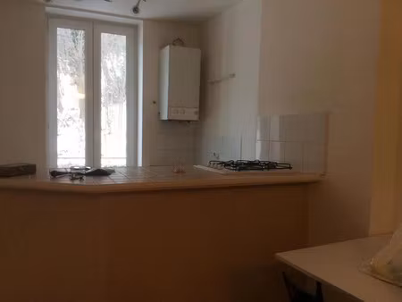 location meublée appartement 1 pièce 32 m² à saint-etienne (42000)  358 €