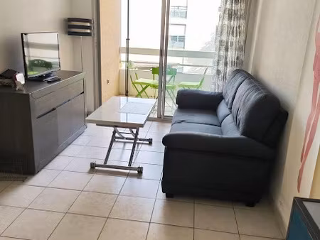 location meublée appartement 2 pièces 29 m² à sète (34200)  560 €