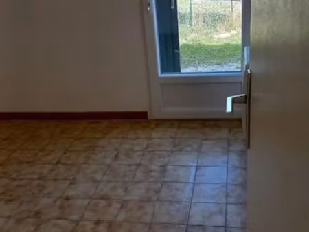 location appartement 2 pièces 54 m² à forcalquier (04300)  630 €