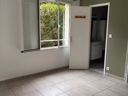 location appartement 1 pièce 24 m² à maurepas (78310)  608 €