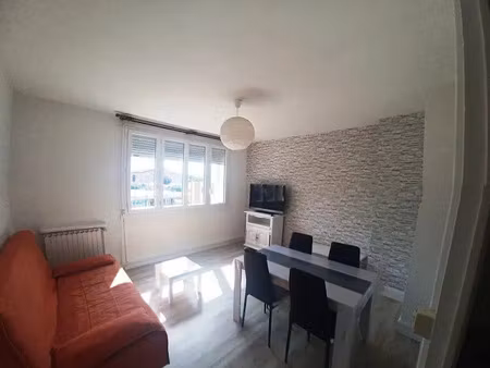 location meublée appartement 4 pièces 65 m² à saint-etienne (42000)  650 €