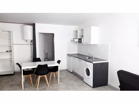 location meublée appartement 1 pièce 36 m² à saint-etienne (42000)  415 €