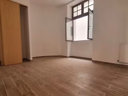location appartement 2 pièces à la réole (33190)  490 €