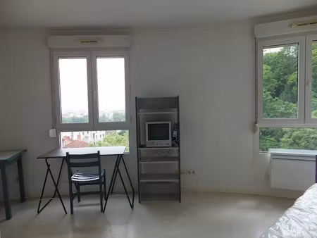 location meublée appartement 1 pièce 22 m² à lyon 4ème (69004)  600 €