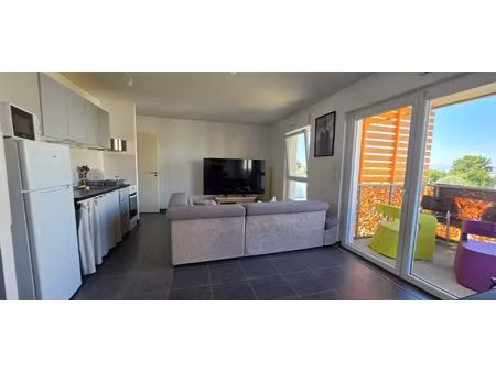 f2 44 m² avec terrasse et garage lingolsheim