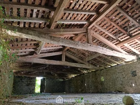 grange à reconstruire et rénover sur grand terrain  au calme
