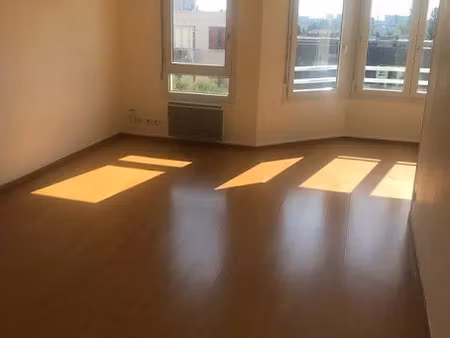 location appartement 2 pièces 55 m² à epinay-sur-seine (93800)  1 000 €