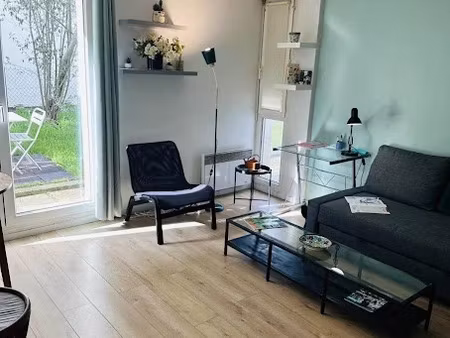 location meublée appartement 1 pièce 27 m² à rueil-malmaison (92500)  1 465 €