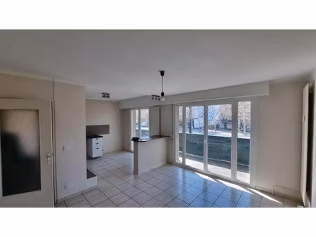 location appartement 2 pièces 55 m² à grenoble (38000)  730 €