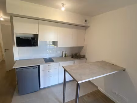 location meublée appartement 1 pièce 27 m² à romainville (93230)  790 €