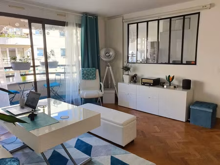 location meublée appartement 2 pièces 51 m² à courbevoie (92400)  1 650 €