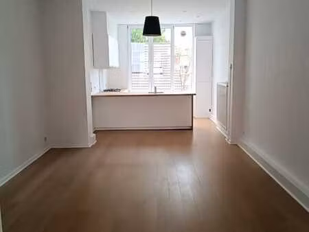 appartement 2ch rénové  cuisine équipée  schaerbeek
