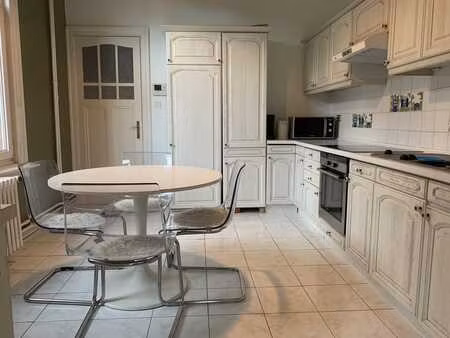 plusieurs chambres à louer dans une maison de maitre