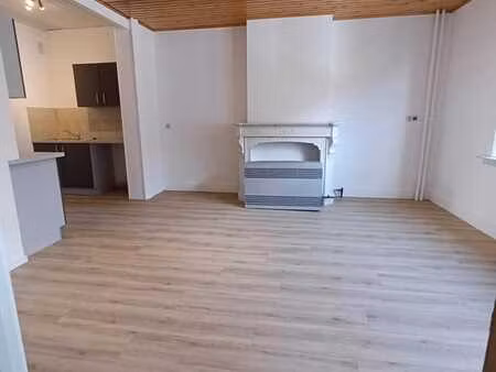 apartement rez-de-chaussée fraîchement restauré