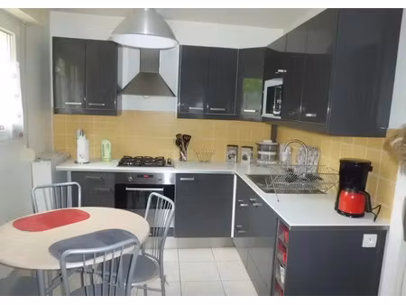 location appartement 4 pièces 63 m² à rennes (35000)  880 €