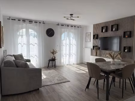 location meublée appartement 2 pièces 45 m² à serris (77700)  1 700 €