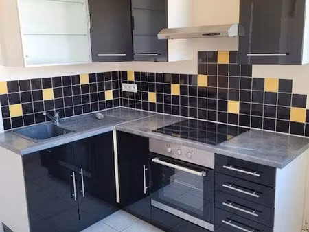 location appartement 3 pièces 56 m² à grenoble (38000)  730 €