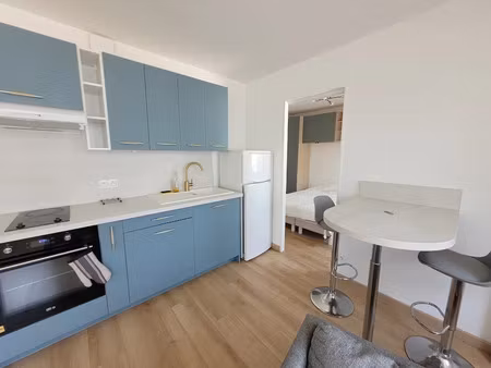 location meublée appartement 2 pièces 32 m² à amiens (80000)  715 €
