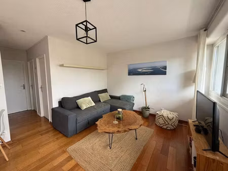 location meublée appartement 2 pièces 47 m² à bordeaux (33000)  850 €