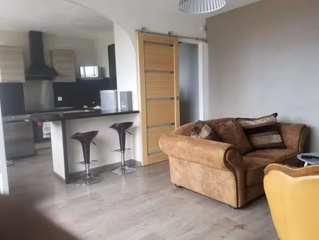 location meublée appartement 2 pièces 47 m² à lyon 8ème (69008)  850 €