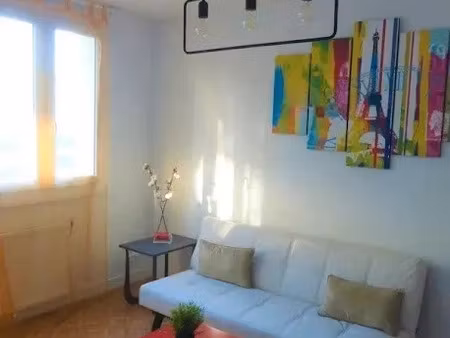 location meublée appartement 3 pièces 54 m² à nantes (44000)  890 €