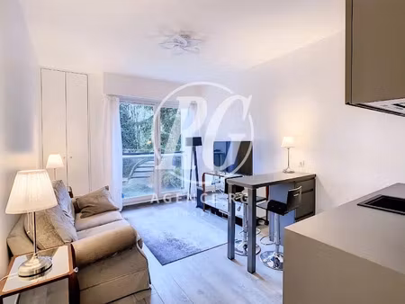 location meublée appartement 1 pièce 20 m² à saint-cloud (92210)  850 €