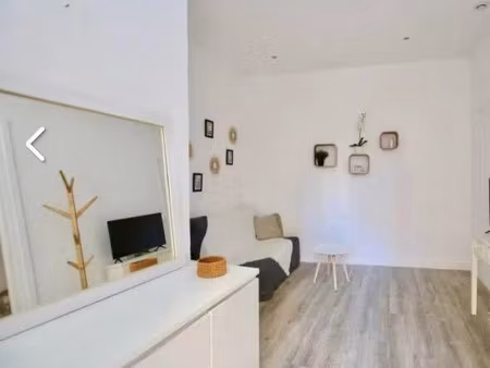 location meublée appartement 2 pièces 32 m² à nice (06000)  950 €