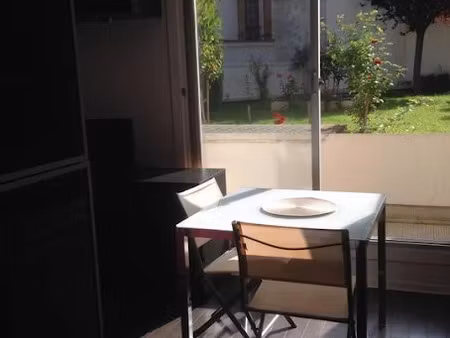 location meublée appartement 1 pièce 22 m² à paris 15ème (75015)  1 100 €