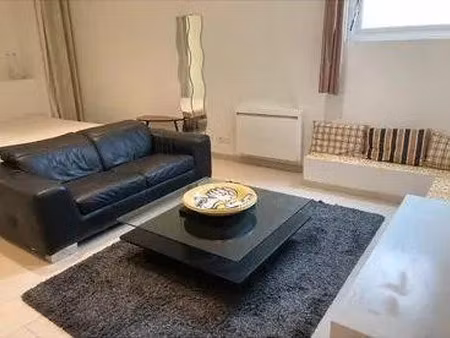 location appartement 1 pièce 46 m² à aix-en-provence (13090)  1 250 €